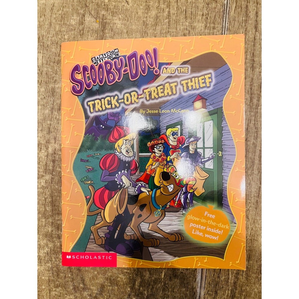 Scooby-Doo! And The‎ Trick-Or-Treat Thief Scholastic Kids Book W Poster 2002 Y2K